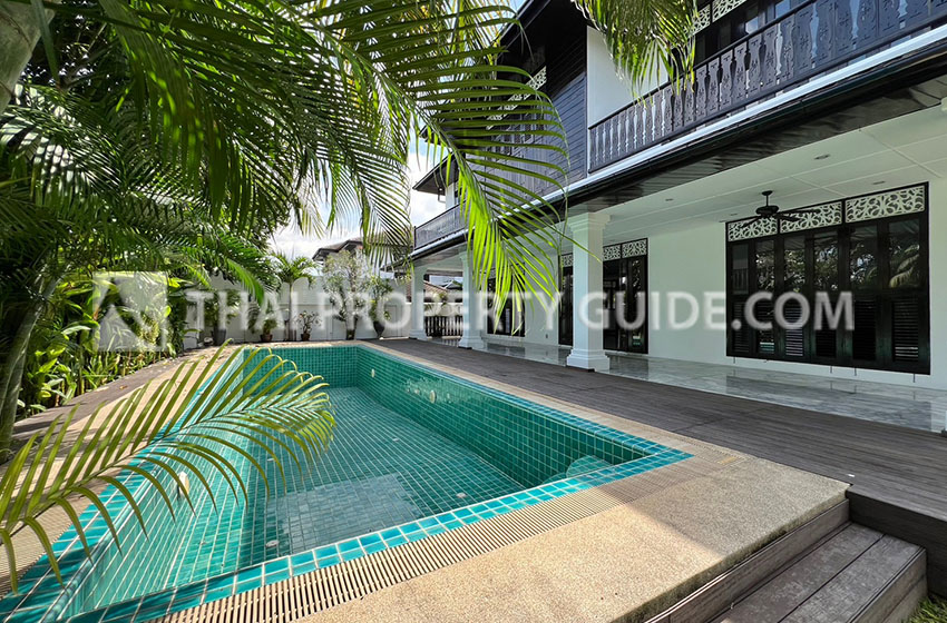 House with Private Pool in Sukhumvit